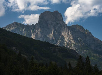 Timelapse wolken bergtop